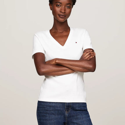 Camiseta slim de cuello de pico dama
